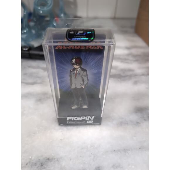 FiGPiN #332, My Hero Academia Shoto Todoroki School Outfit, Premium Case, Unlock - Picture 5 of 5